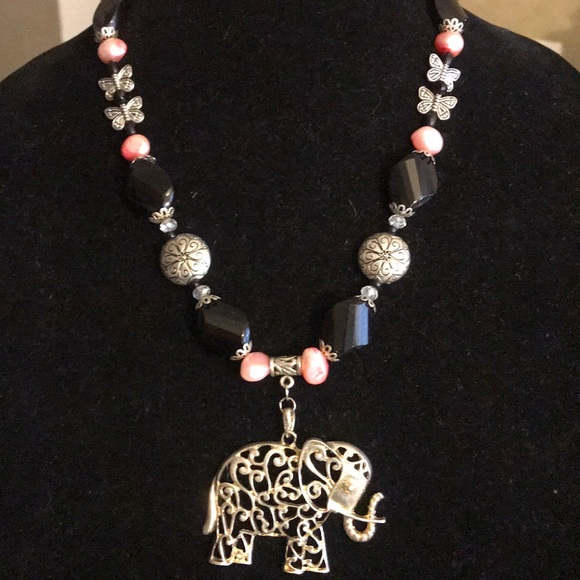 Jewelry - 🛍🎉Elephant statement necklace
